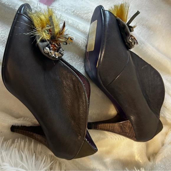 Poetic License 6 1/2 M Flux Leather Heel Bootie,Gray 3.5" Rhinestone Peep Toe - Picture 6 of 16